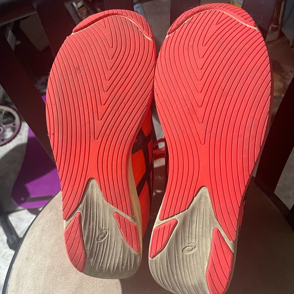 Worn less then a hand full of times. Size MENS 9.5. - Picture 7 of 7